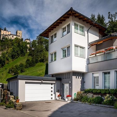Apartments Schloss-Weissenstein-Strasse Матрей ин Остирол Екстериор снимка